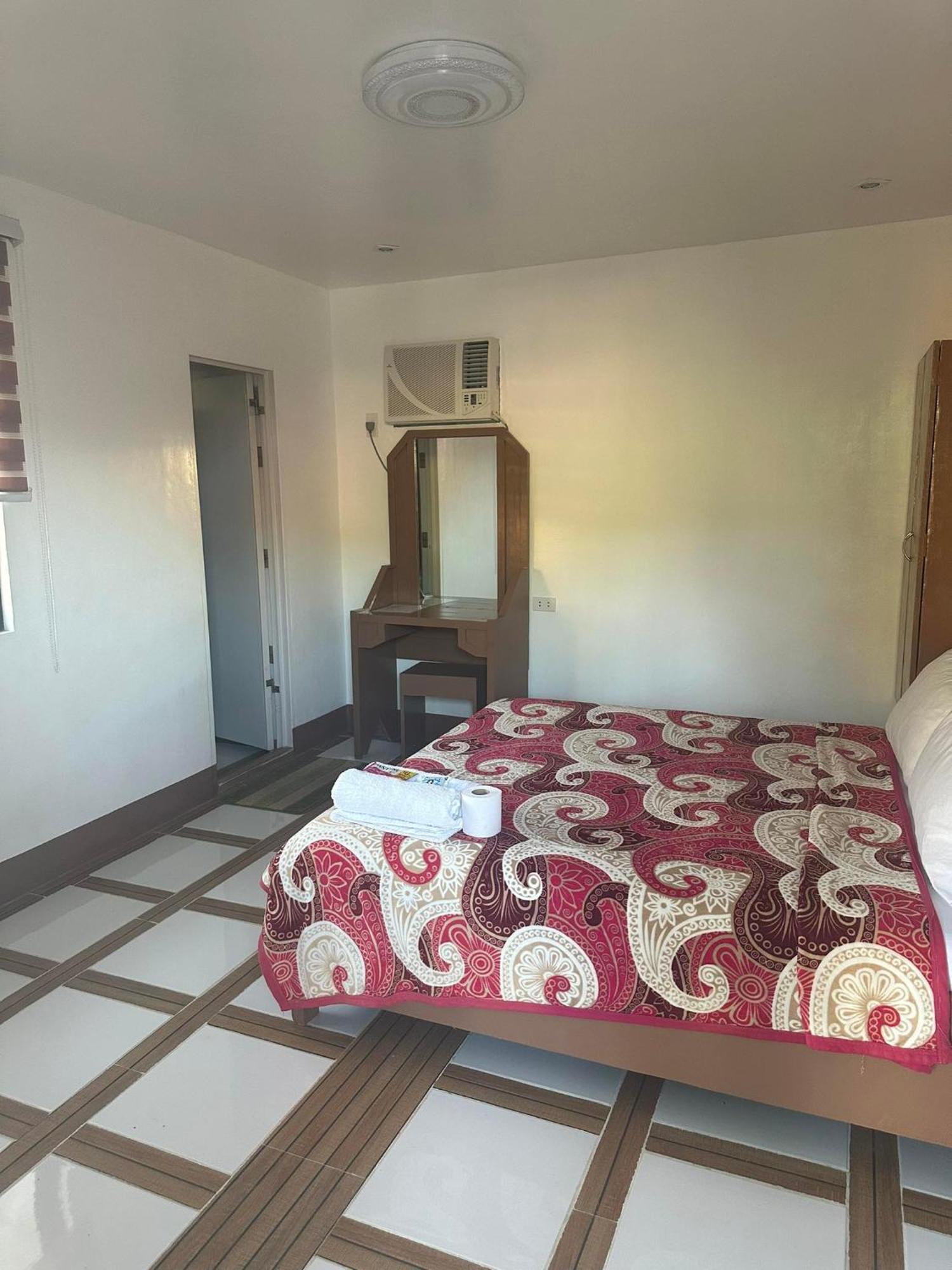 Stefanie Grace Paradise Inn لوبوكْ المظهر الخارجي الصورة