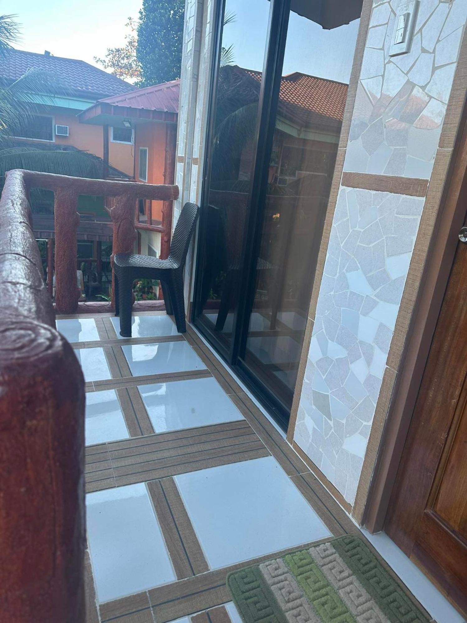 Stefanie Grace Paradise Inn لوبوكْ المظهر الخارجي الصورة