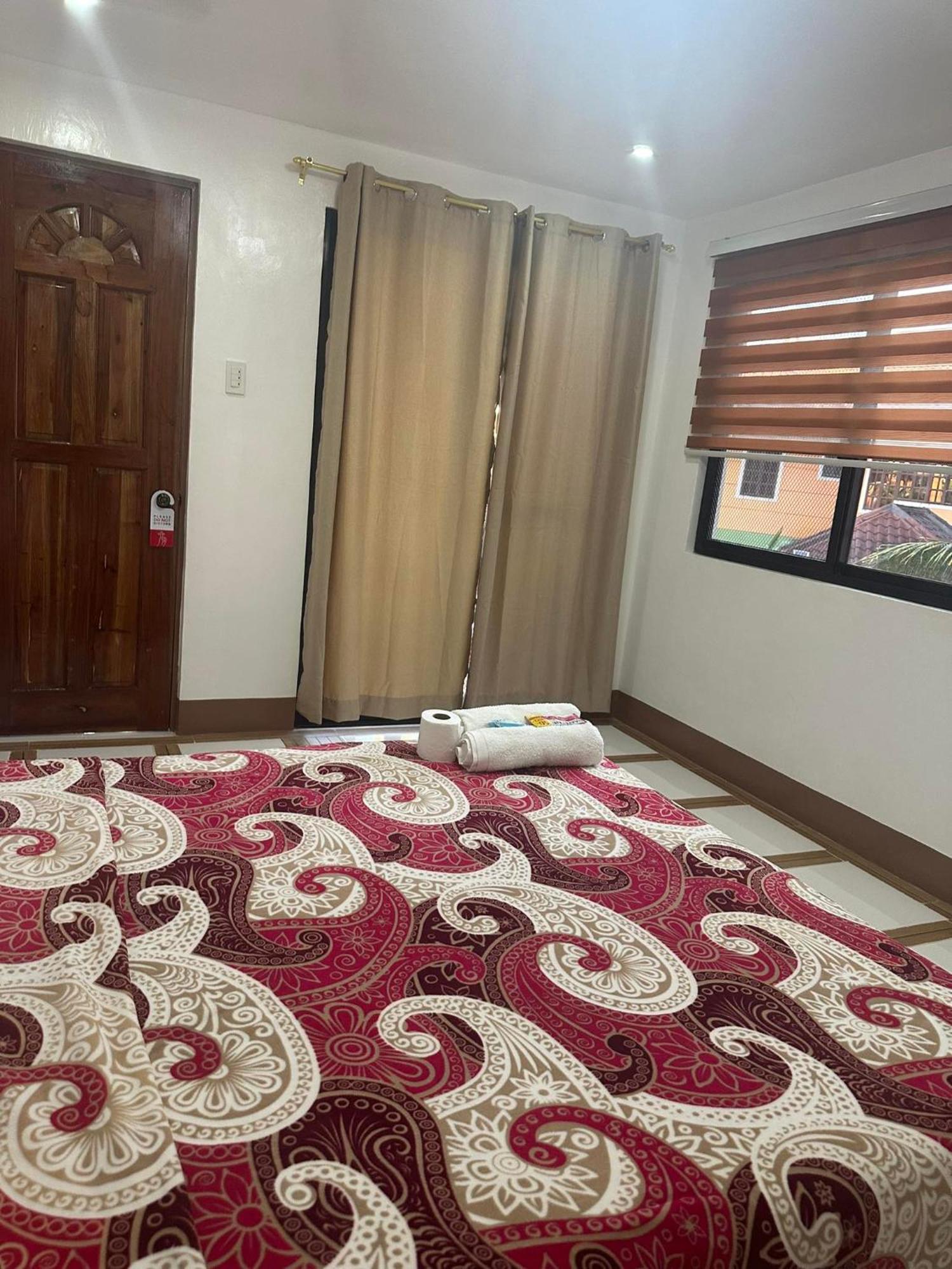 Stefanie Grace Paradise Inn لوبوكْ المظهر الخارجي الصورة