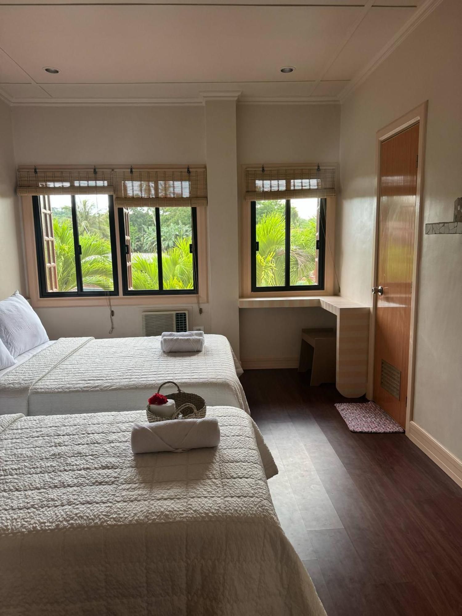 Stefanie Grace Paradise Inn لوبوكْ المظهر الخارجي الصورة