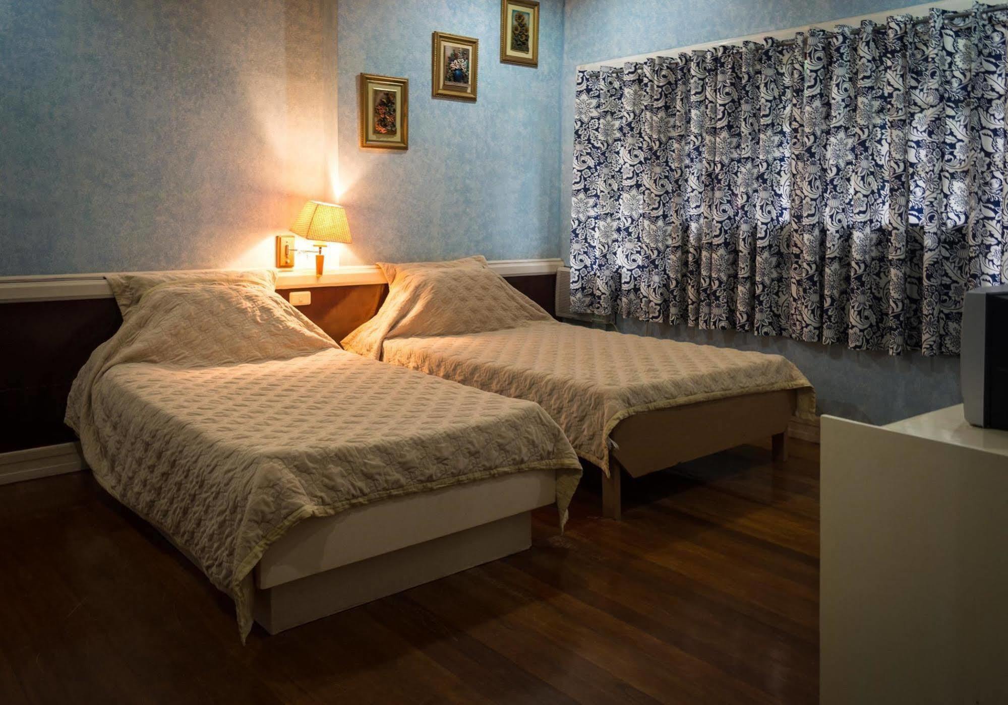 Stefanie Grace Paradise Inn لوبوكْ المظهر الخارجي الصورة